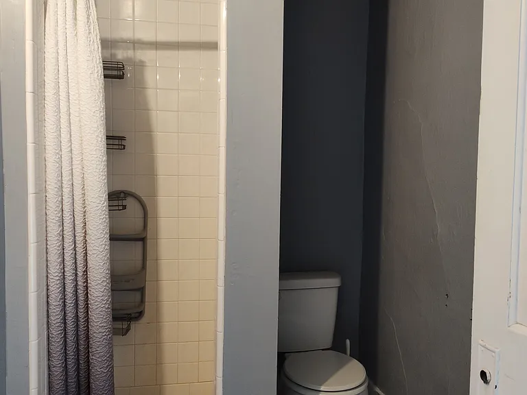 323 S West St — Photo 11