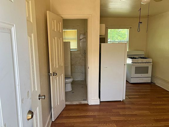 2nd image of 1103 S Armstrong Ave #120
