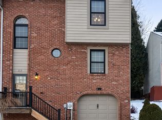 159 Villa Dr, Pittsburgh, PA 15214