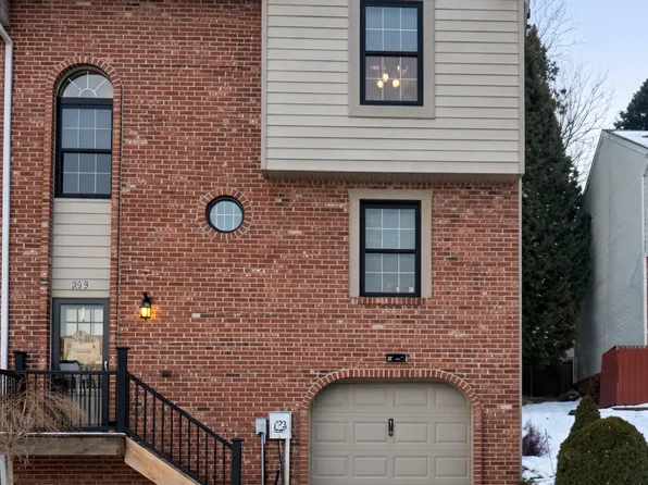 159 Villa Dr, Pittsburgh, PA 15214