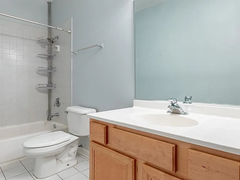 1344 W Grenshaw St #A — Photo 20