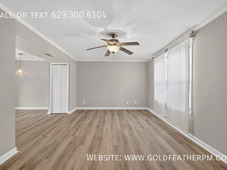 109B Harrow Ct — Photo 8