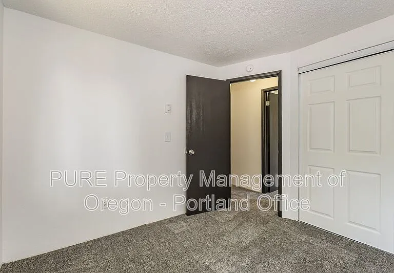 Parkway Garden — Photo 124