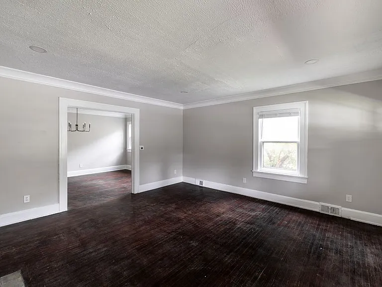 3556 N College Ave — Photo 8
