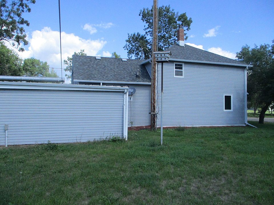 304 Charles St, Turtle Lake, ND 58575 Zillow