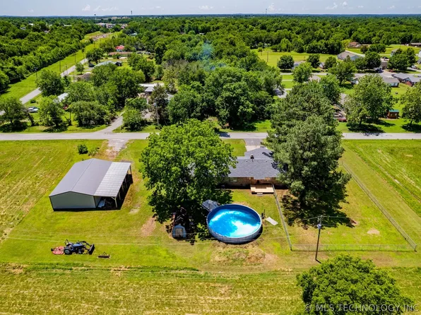 308 NW 7th St, Wagoner, OK 74467