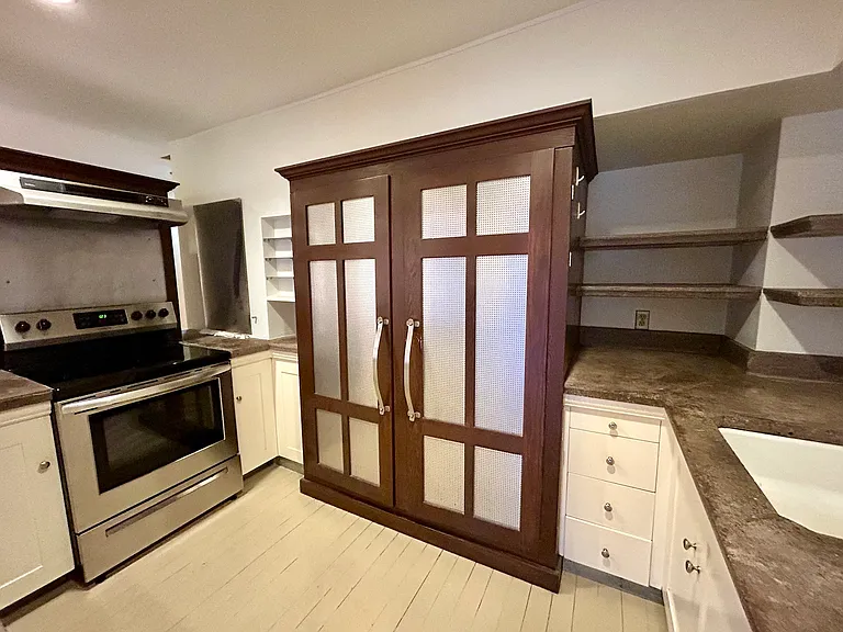 535 Summit Ave E #102 — Photo 8