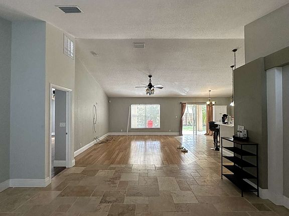 5th image of 1054 SW Idol Ave