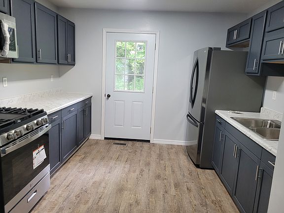 3rd image of 9855 Norcrest Dr
