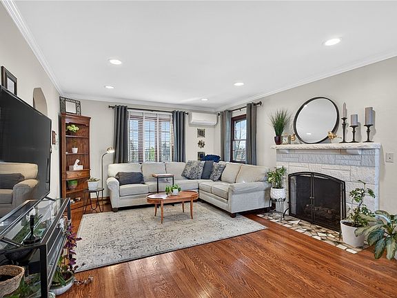 3rd image of 5348 Madison Ave