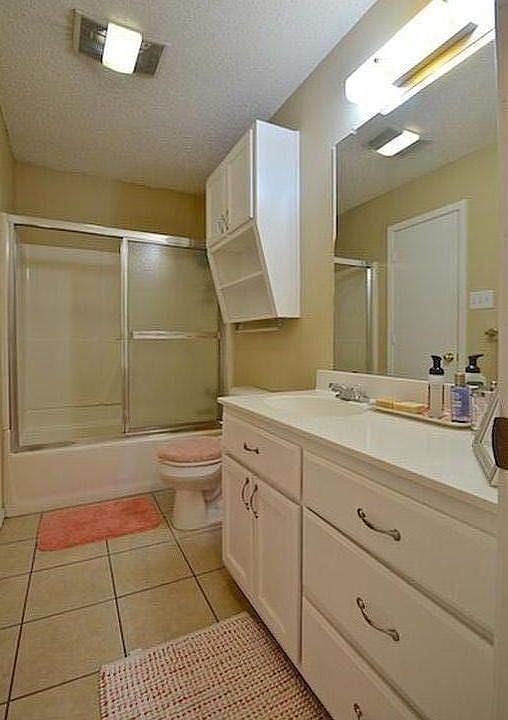 Master Bathroom Unit B