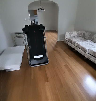 5th image of 6909 Wuerpel St