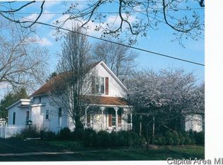 913 Arnold St, Galesburg, IL 61401