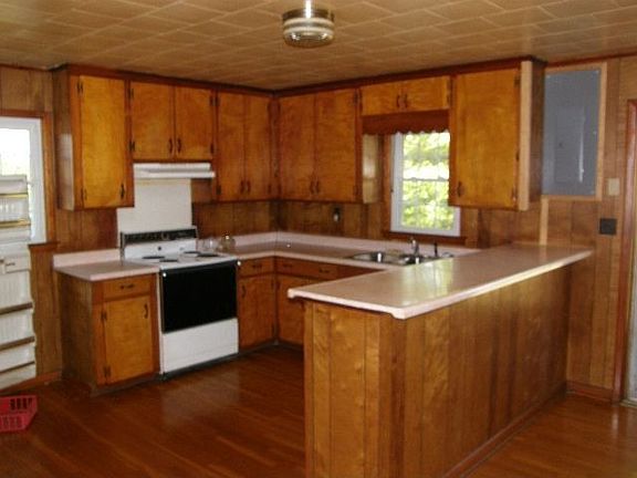 Large Kitchen with Ample Storage
