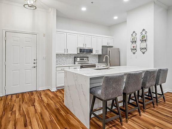 5th image of 2305 Worthington St #134