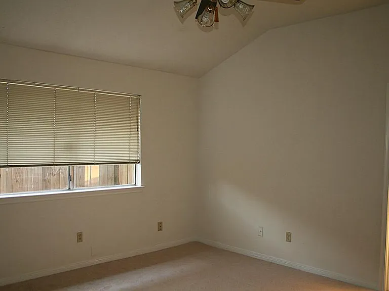 11726 Plumbrook Dr — Photo 12