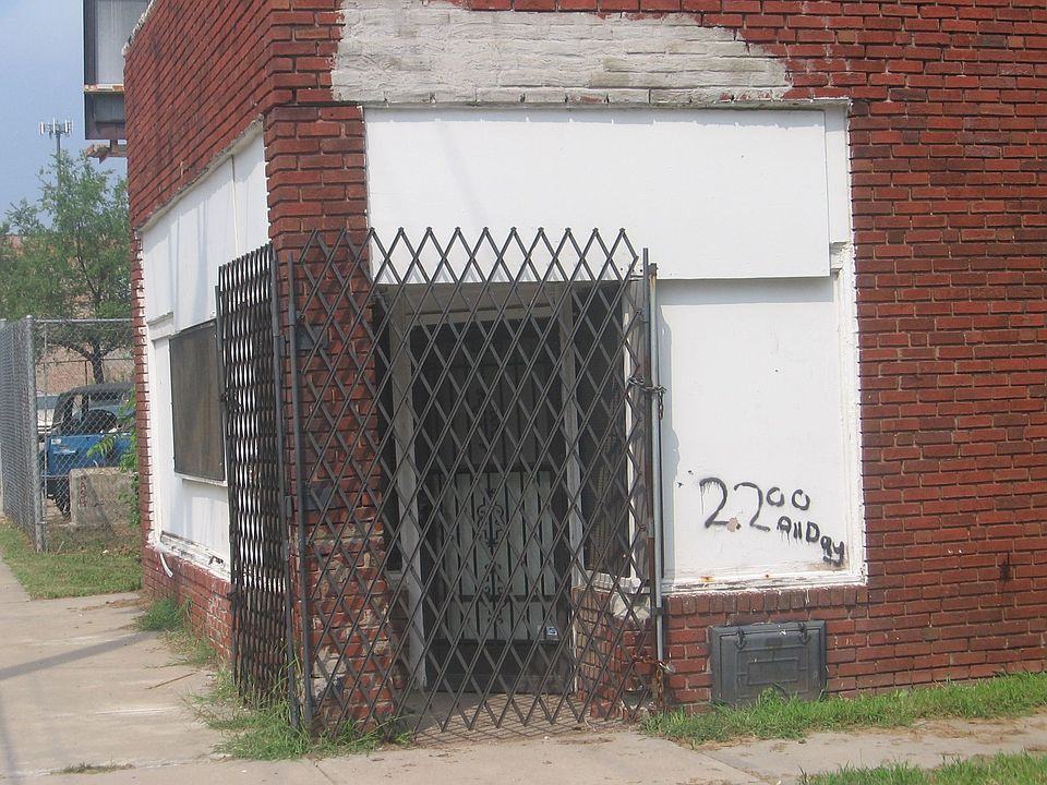 1st image of 4222 E 31st St