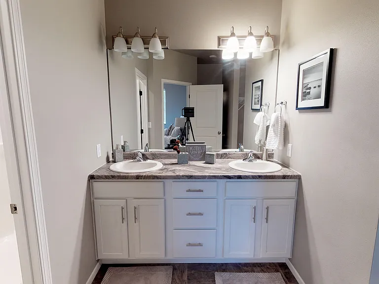 Cascades Townhomes — Photo 9