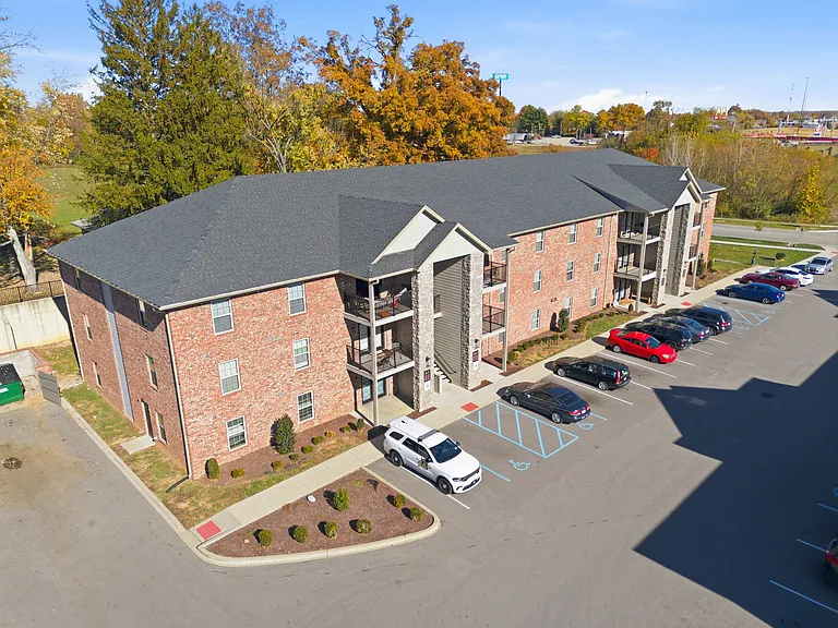 Greenbrier Apartments — Photo 93