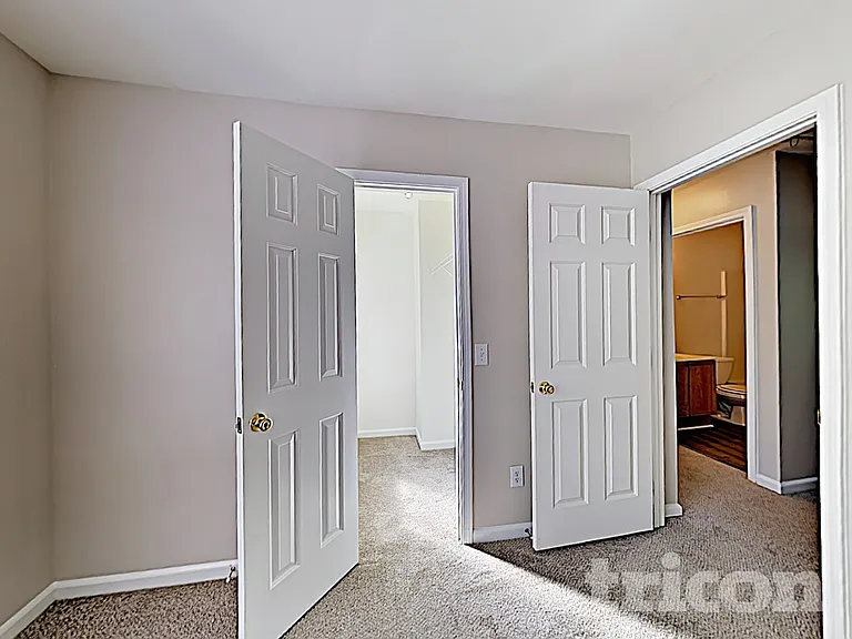 1221 Brook Farm Ln — Photo 11