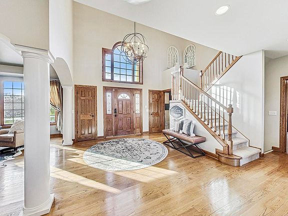 5th image of 581 Birch Hollow Dr