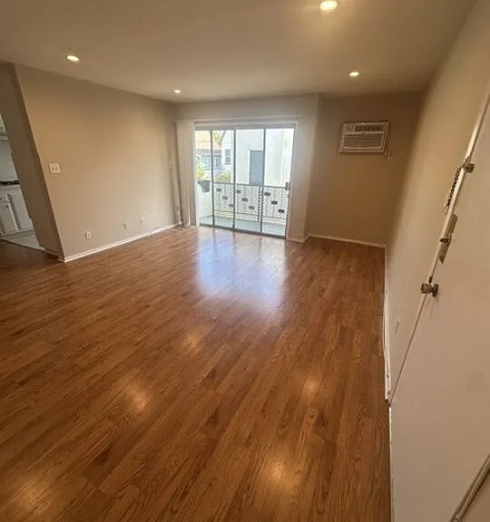 1461 S Canfield Ave — Photo 6