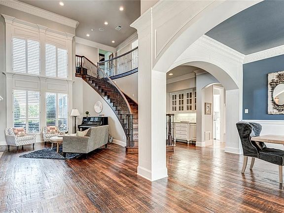 4th image of 1212 Club House Ct