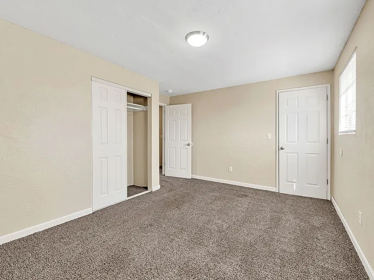Villa Chateau Apartments — Photo 30
