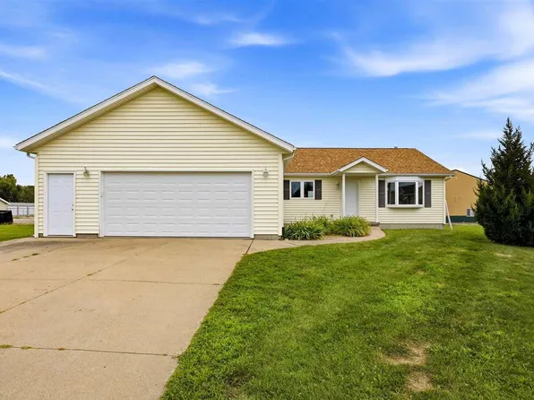 181 & 171 Bear Creek Ct, Palo, IA 52324