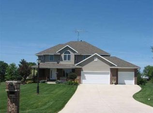 1707 Cedar Crest Rd NW, Rochester, MN 55901