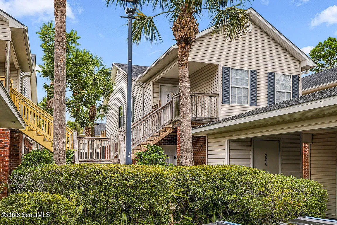 3 bed, 2.0 bath, 1235 sqft, $1,595 — Photo 1