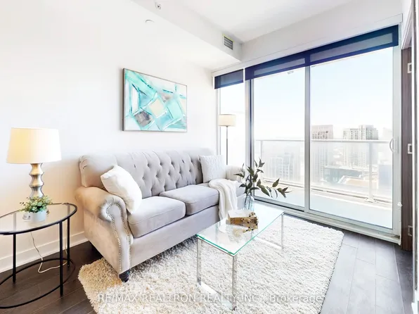 19 Bathurst St #3902, Toronto, ON M5V 2N9