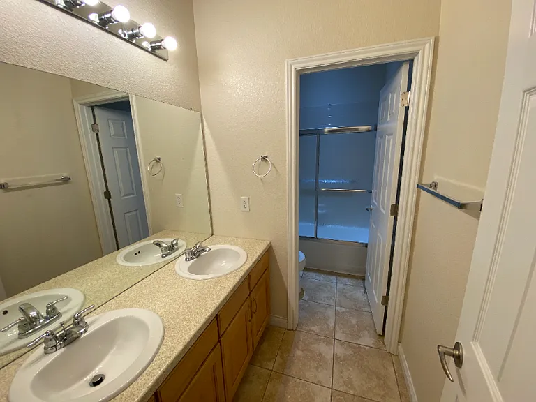2852 Wabash St — Photo 23