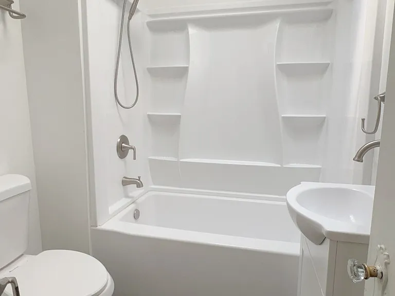 2307 Windsor Ave — Photo 9