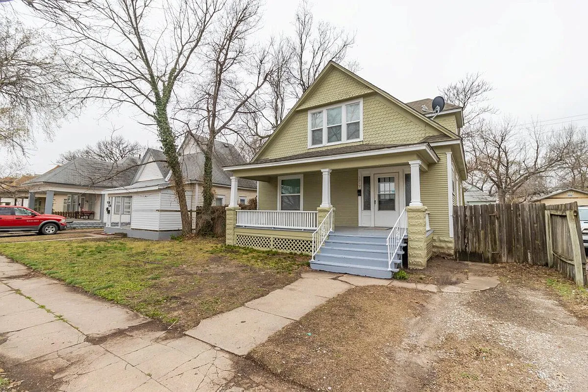 Property Photo - 1219 S Main St