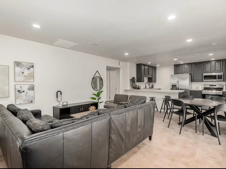 523 W 14th St