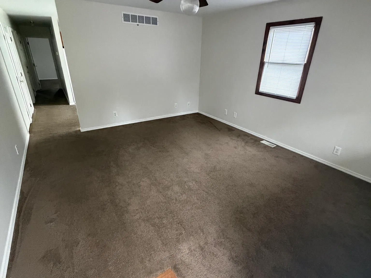 2 bed, 1000 sqft, $1,200 — Photo 2