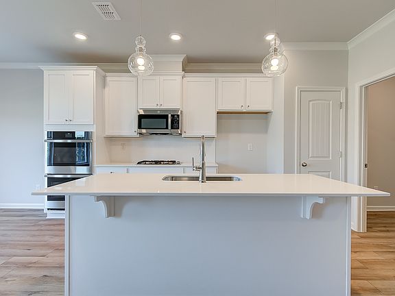 5th image of 3668 Donovan Cir