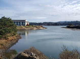 2010 NW Renz Ct, Waldport, OR 97394