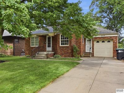 2008 N 49th St, Omaha, NE, 68104
