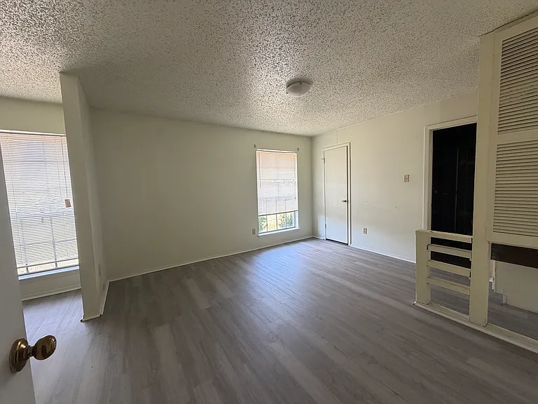 1804 Windsong Trl — Photo 6