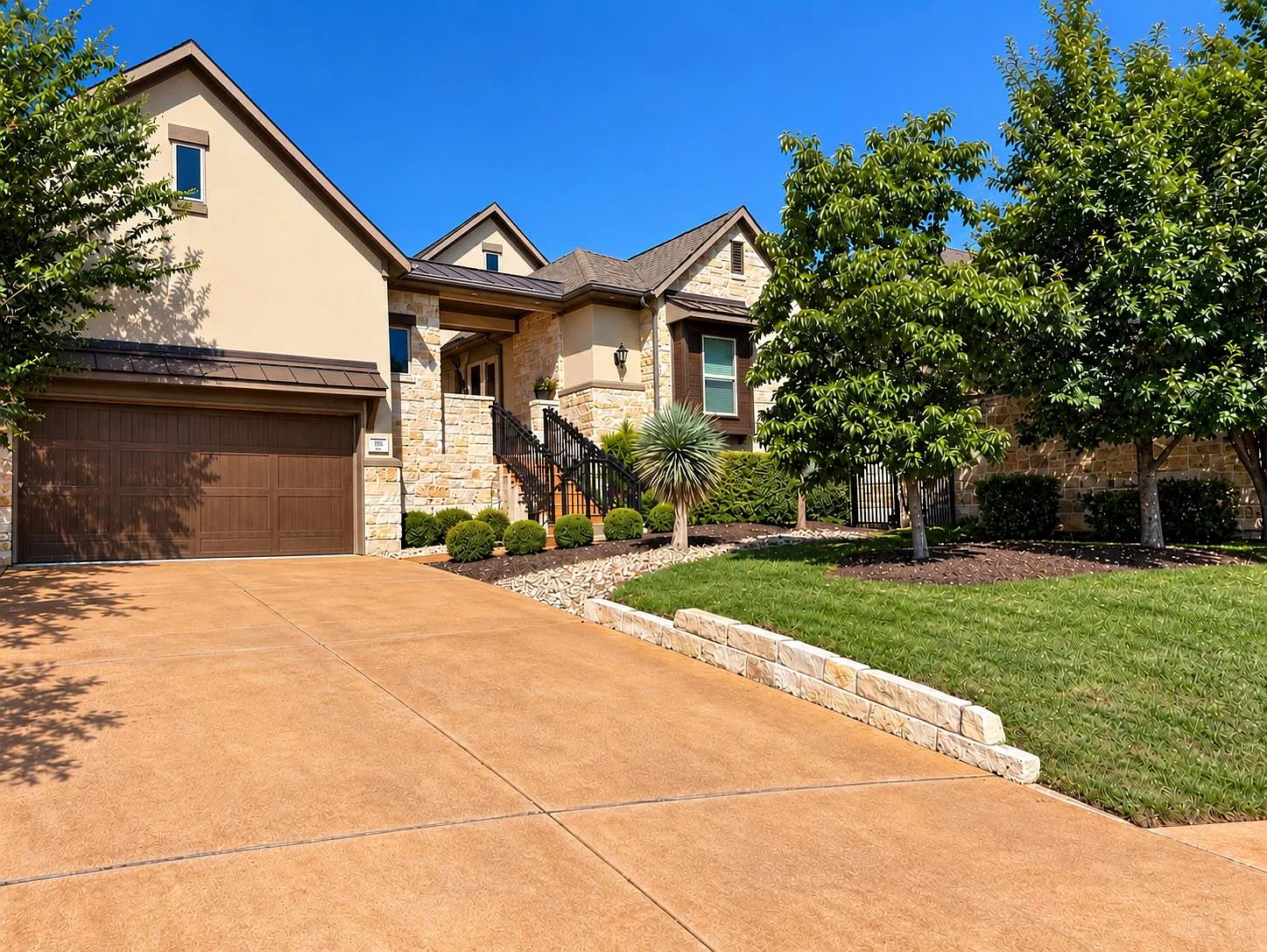 3 bed, 2.5 bath, 2593 sqft, $4,700 — Photo 1