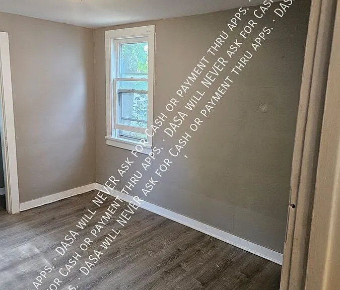 31 Mona St #LOWER — Photo 11