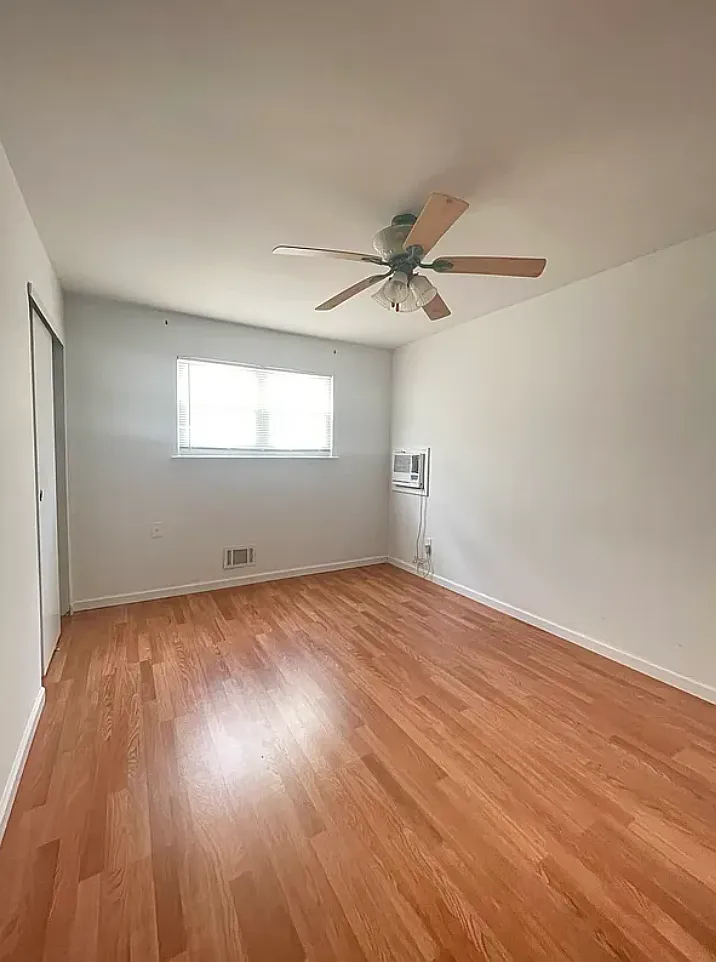 2 bed, 850 sqft, $2,000 — Photo 4