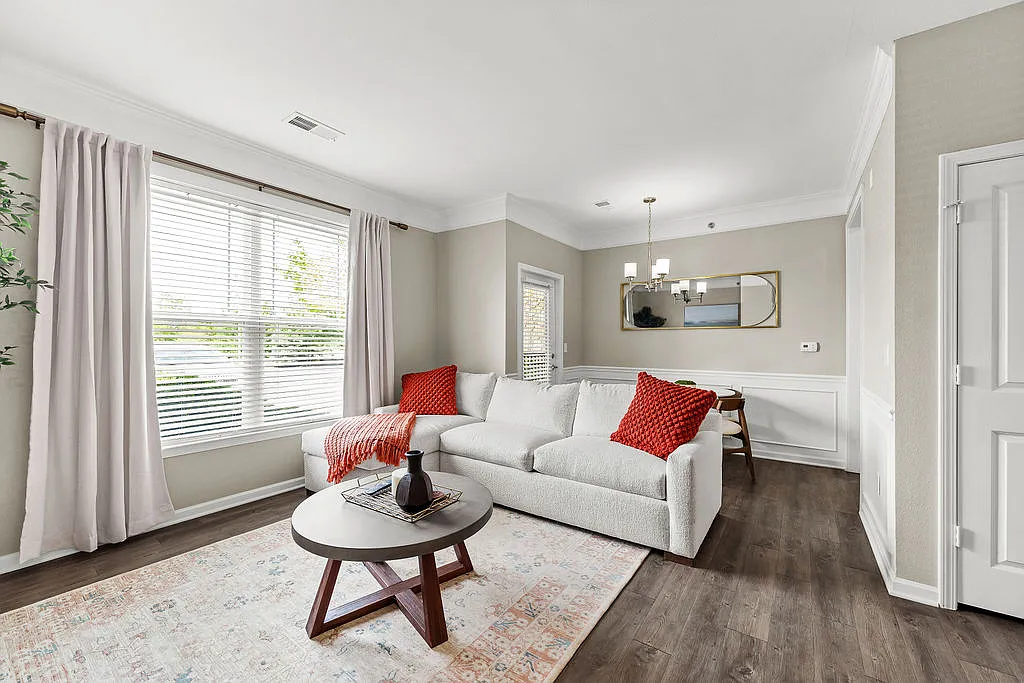 Riverstone Apartments — Photo 1