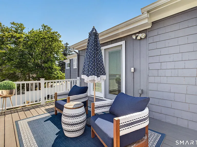 272 Elm St #UPSTAIRS — Photo 21