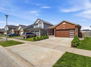 2334 Meadowgate Blvd, London, ON N6M 1L6