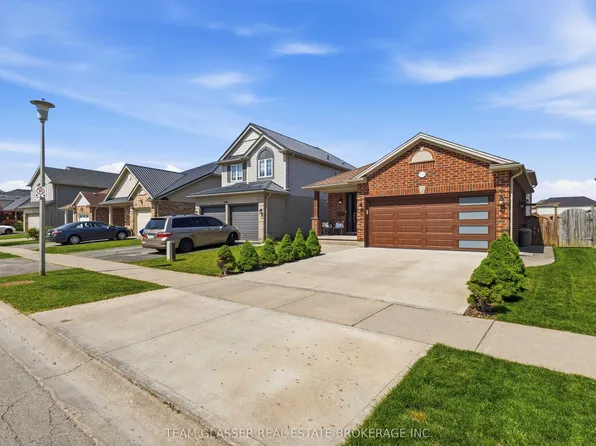 2334 Meadowgate Blvd, London, ON N6M 1L6