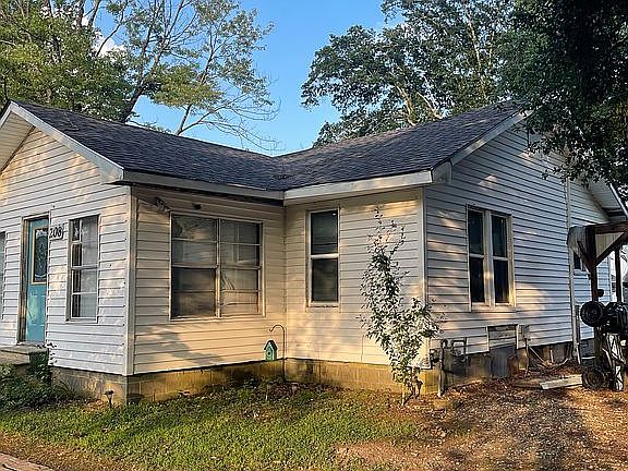 3rd image of 208 S Main St