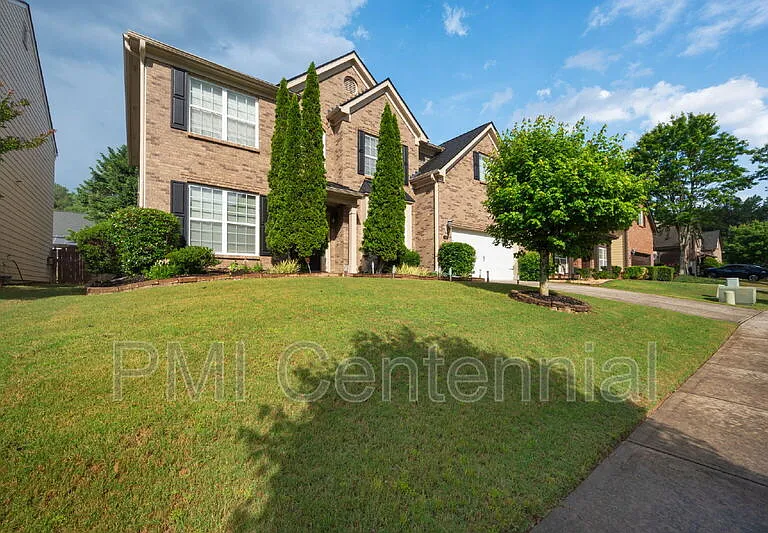 1816 Jameson Cir NE — Photo 3